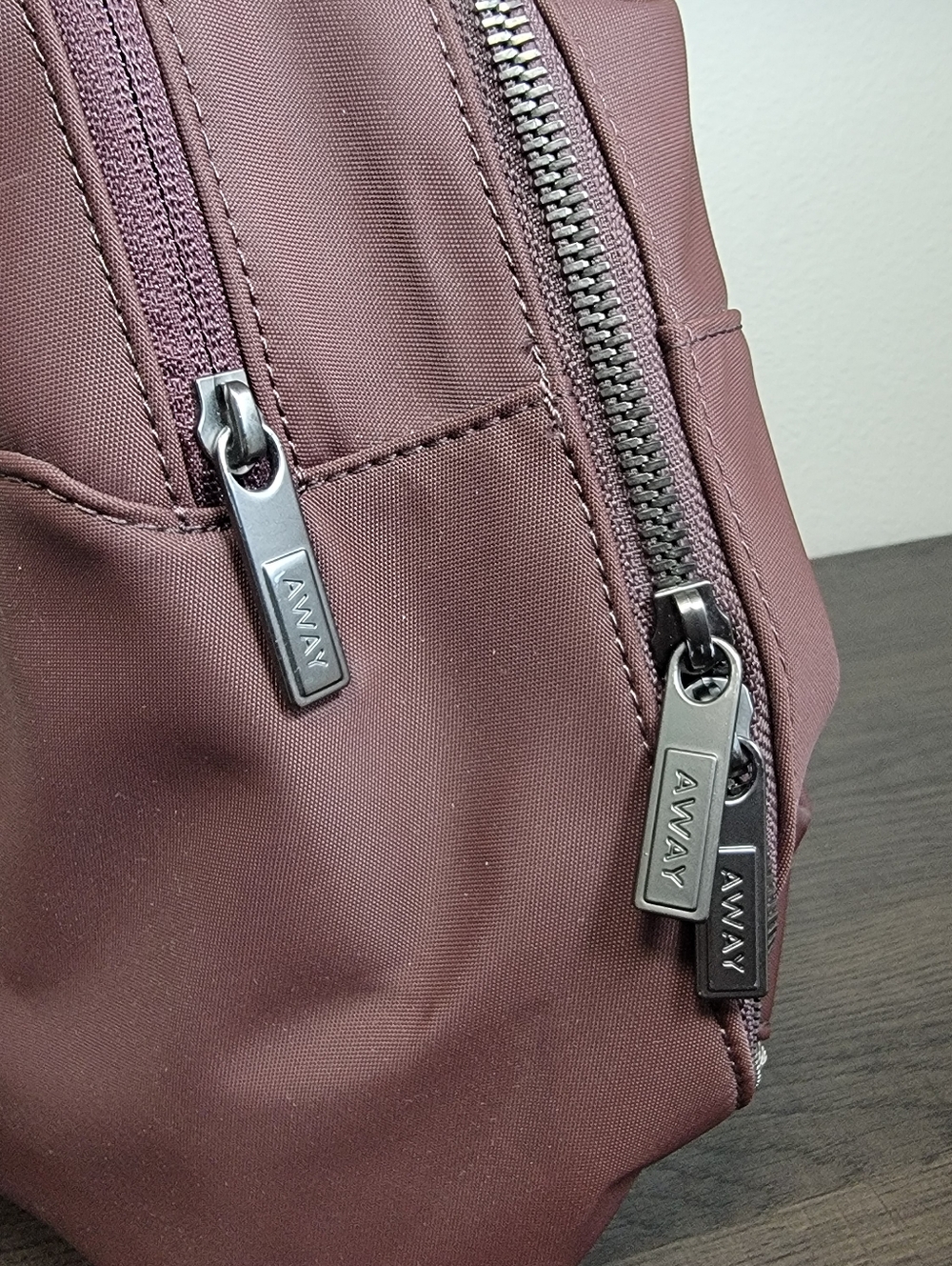 Away The Everywhere Bag In Burgandy No Shoulder Strap - Picture 7 of 10